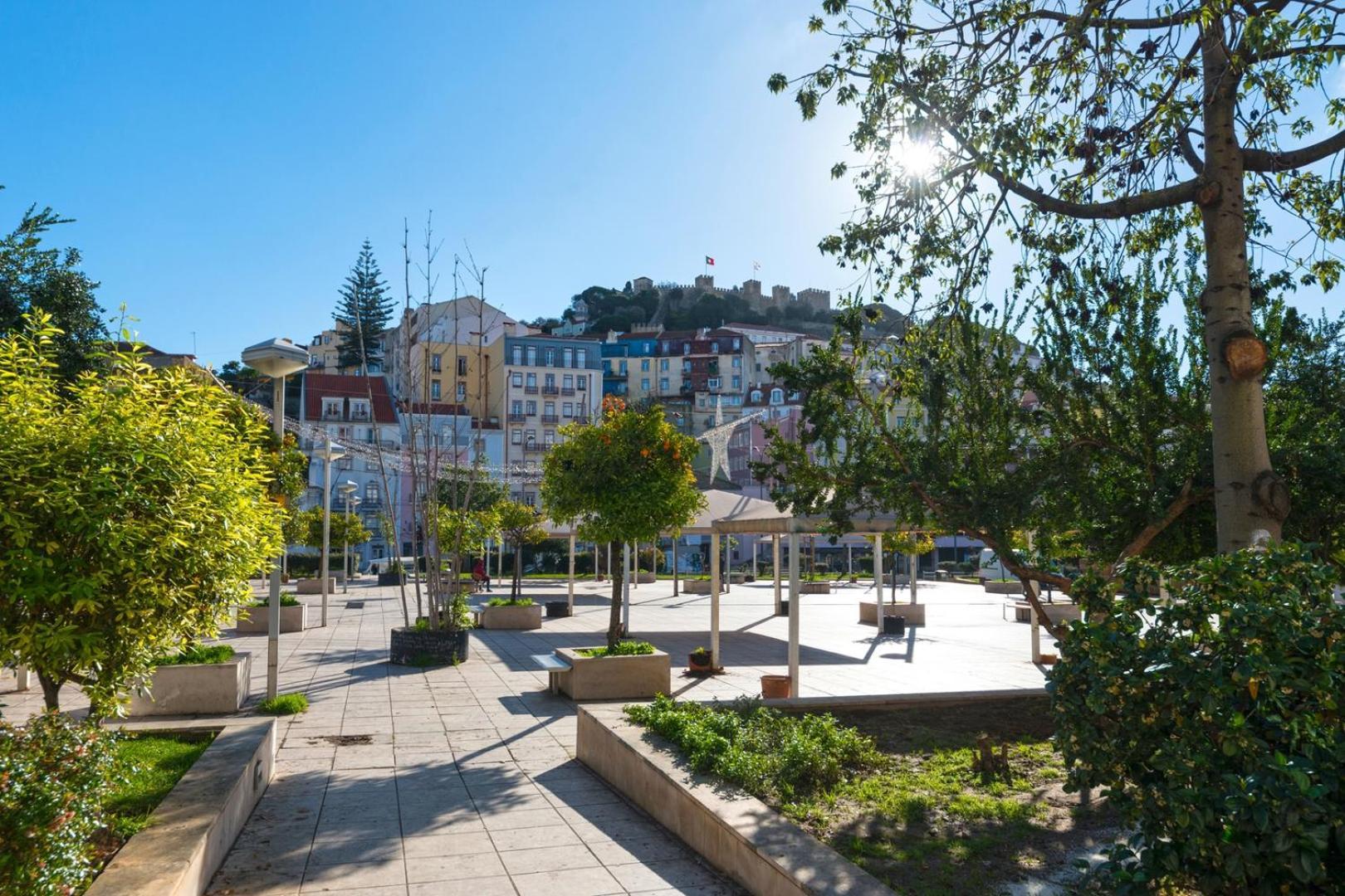 Apartment For 2 Just 250m From Largo Intendente Lisbon